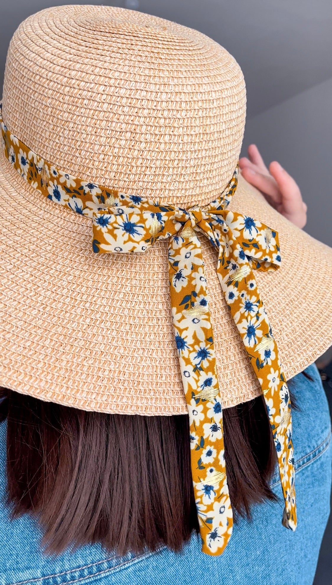 Ruban jaune fleuri