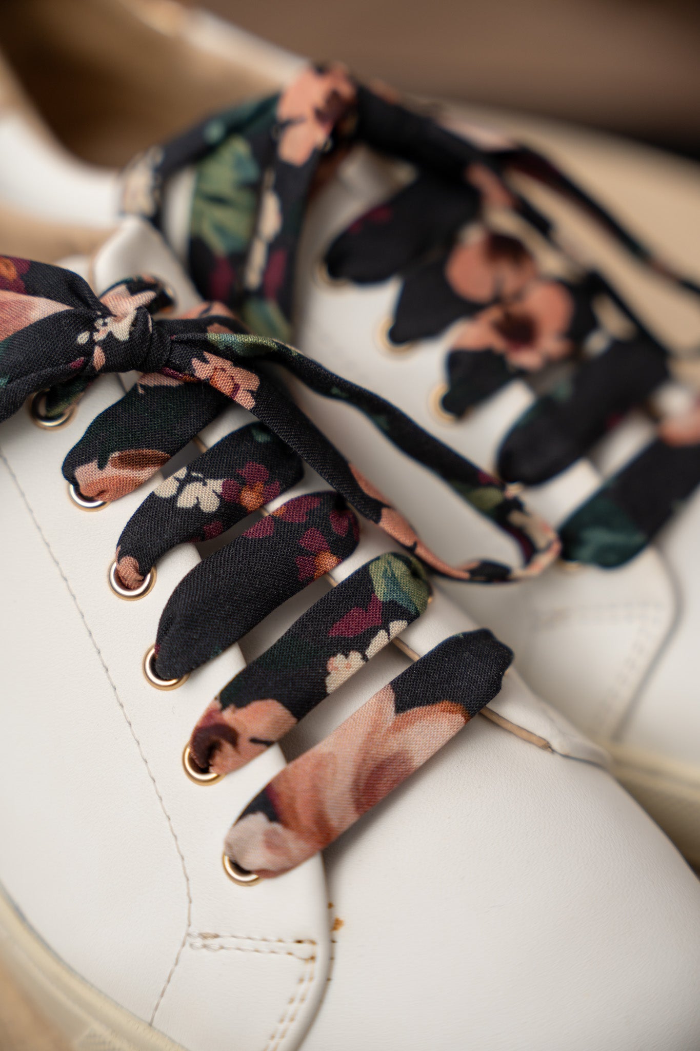 Lacets fleuris noir et rose - Lacets originaux chaussures | Mon Lacet Français