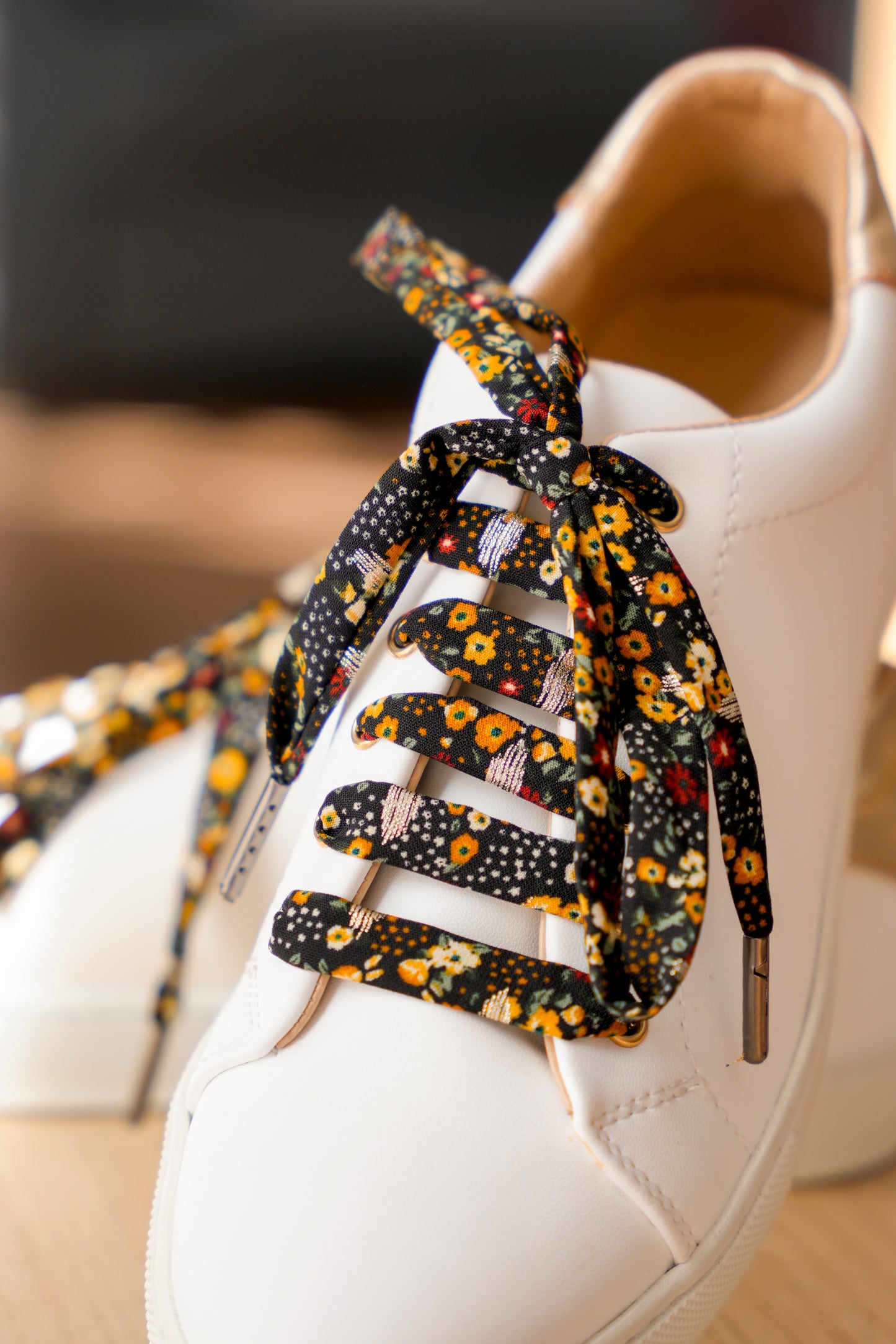 Lacets noirs fleuris argentés - Lacets originaux chaussures | Mon Lacet Français