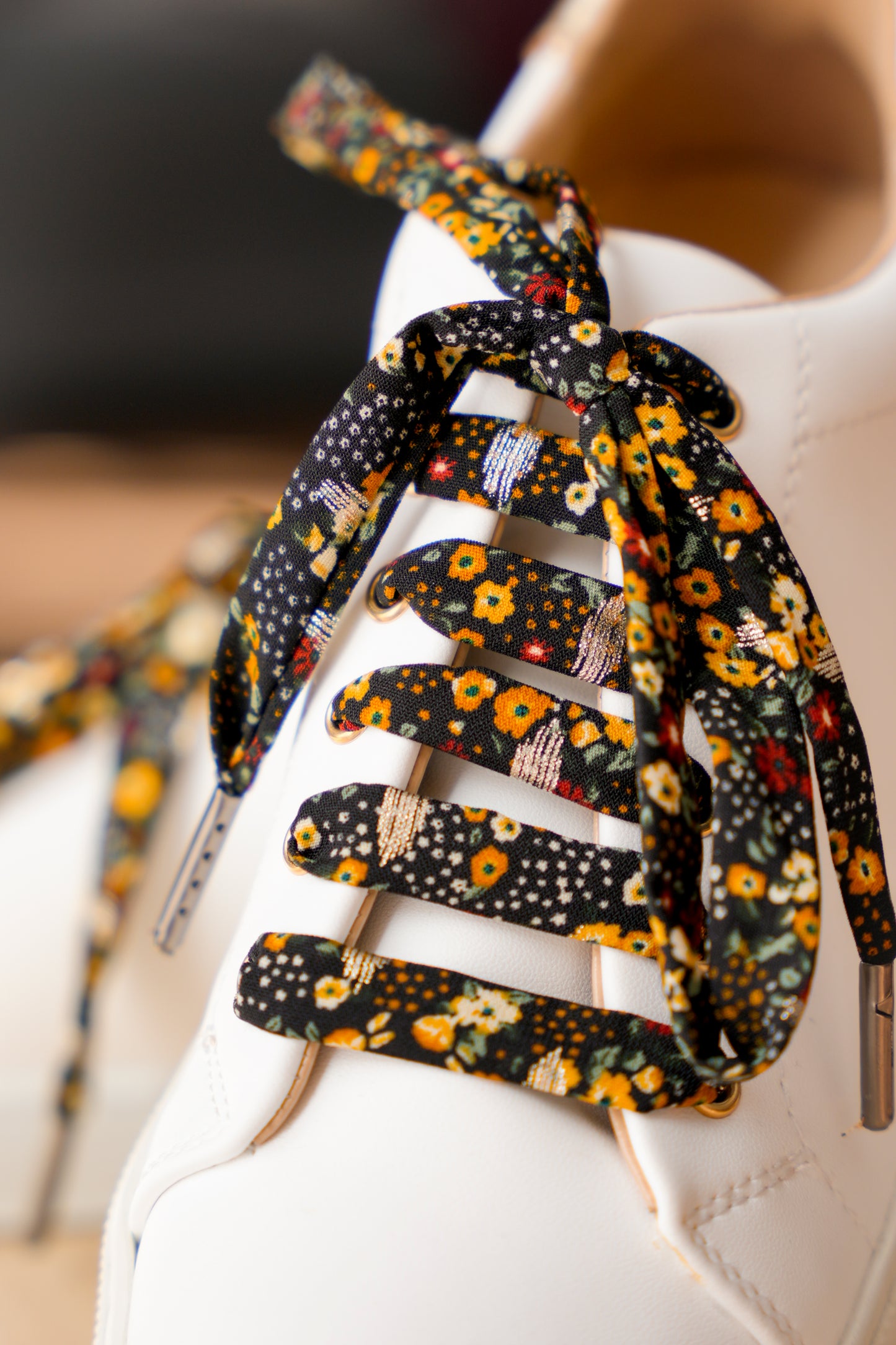 Lacets noirs fleuris argentés - Lacets originaux chaussures | Mon Lacet Français