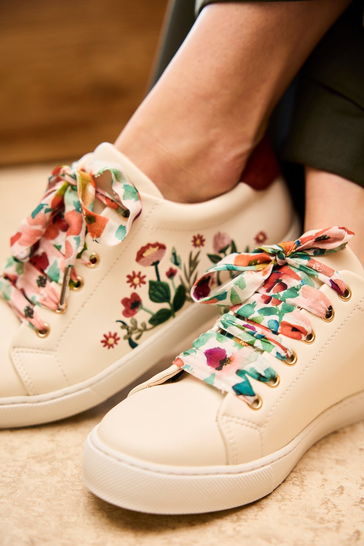 Lacets fleuris vert et rouge - Lacets originaux chaussures | Mon Lacet Français