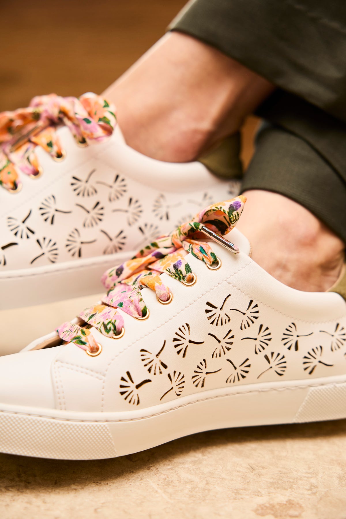 Lacets fleuris orange et rose