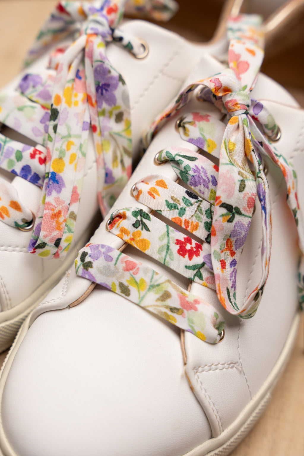Lacets fleuris blancs - Lacets originaux chaussures | Mon Lacet Français