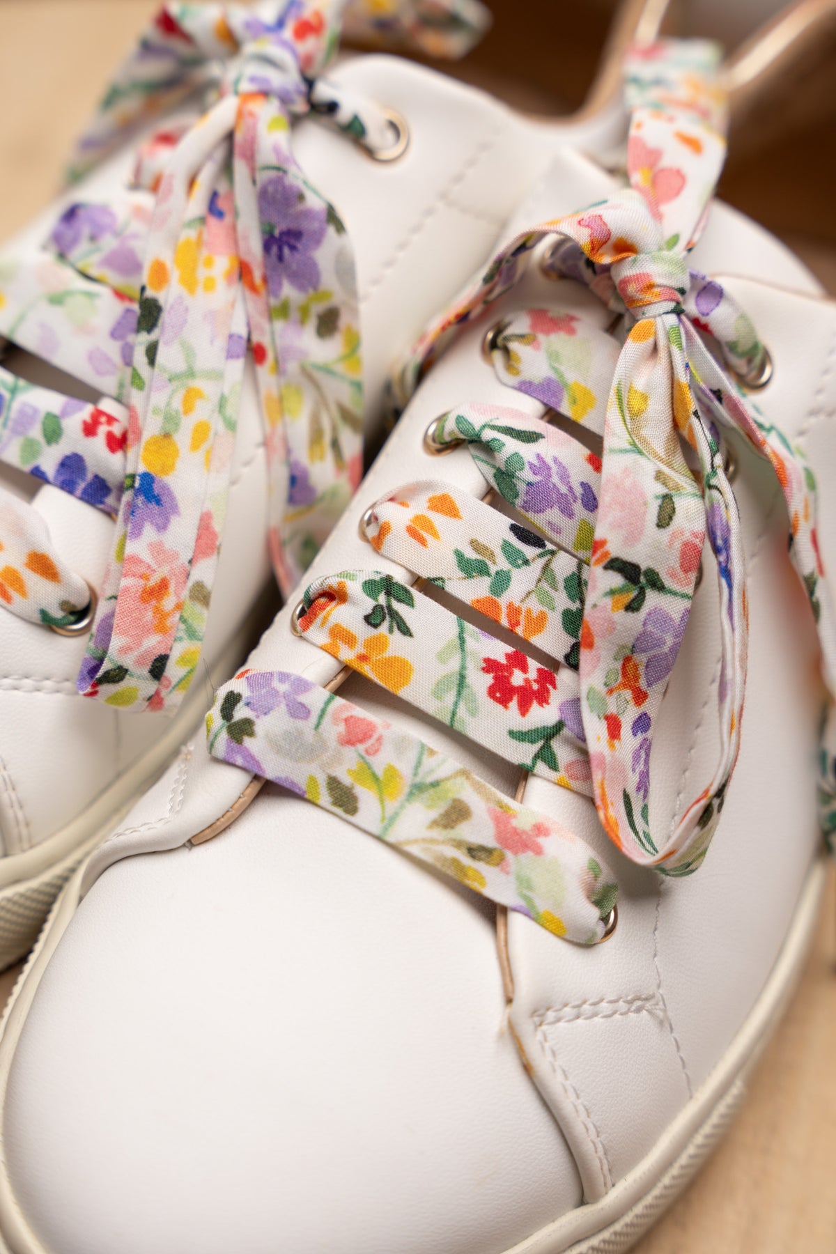 Lacets fleuris blancs - Lacets originaux chaussures | Mon Lacet Français