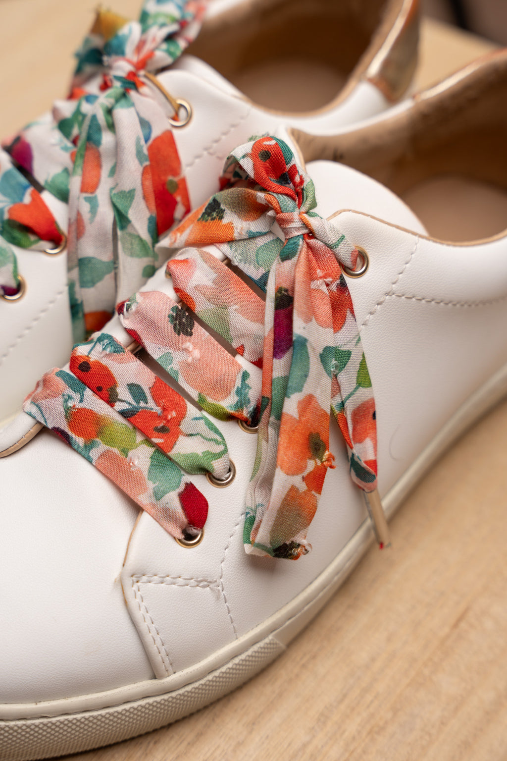 Lacets fleuris vert et rouge - Lacets originaux chaussures | Mon Lacet Français