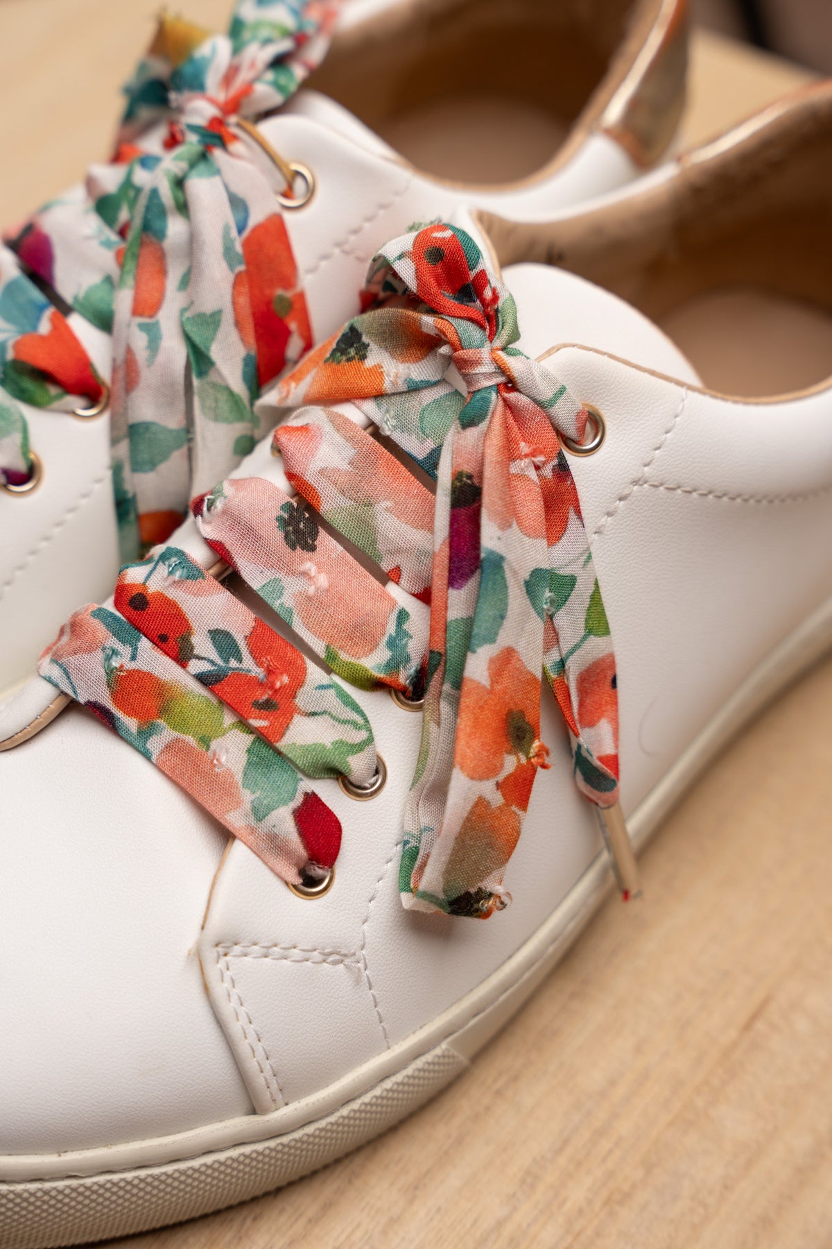 Lacets fleuris vert et rouge - Lacets originaux chaussures | Mon Lacet Français