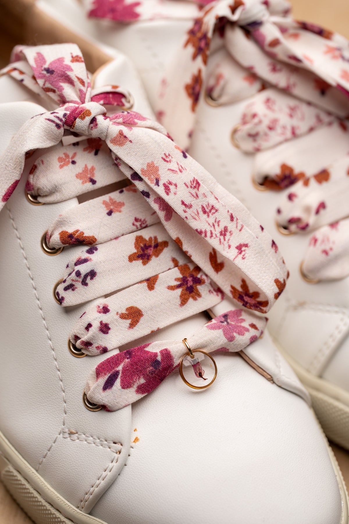 Lacets fleuris rose et marron - Lacets originaux chaussures | Mon Lacet Français