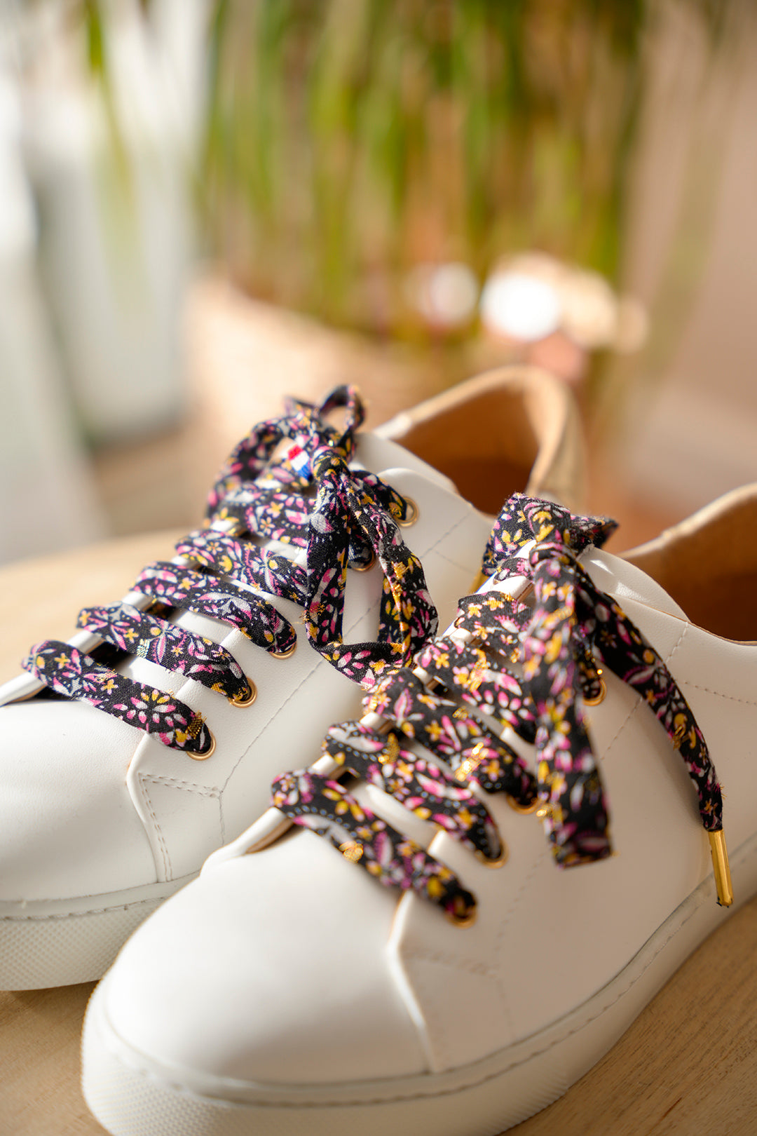 Lacets noirs et roses plumetis dorés - Lacets originaux chaussures | Mon Lacet Français