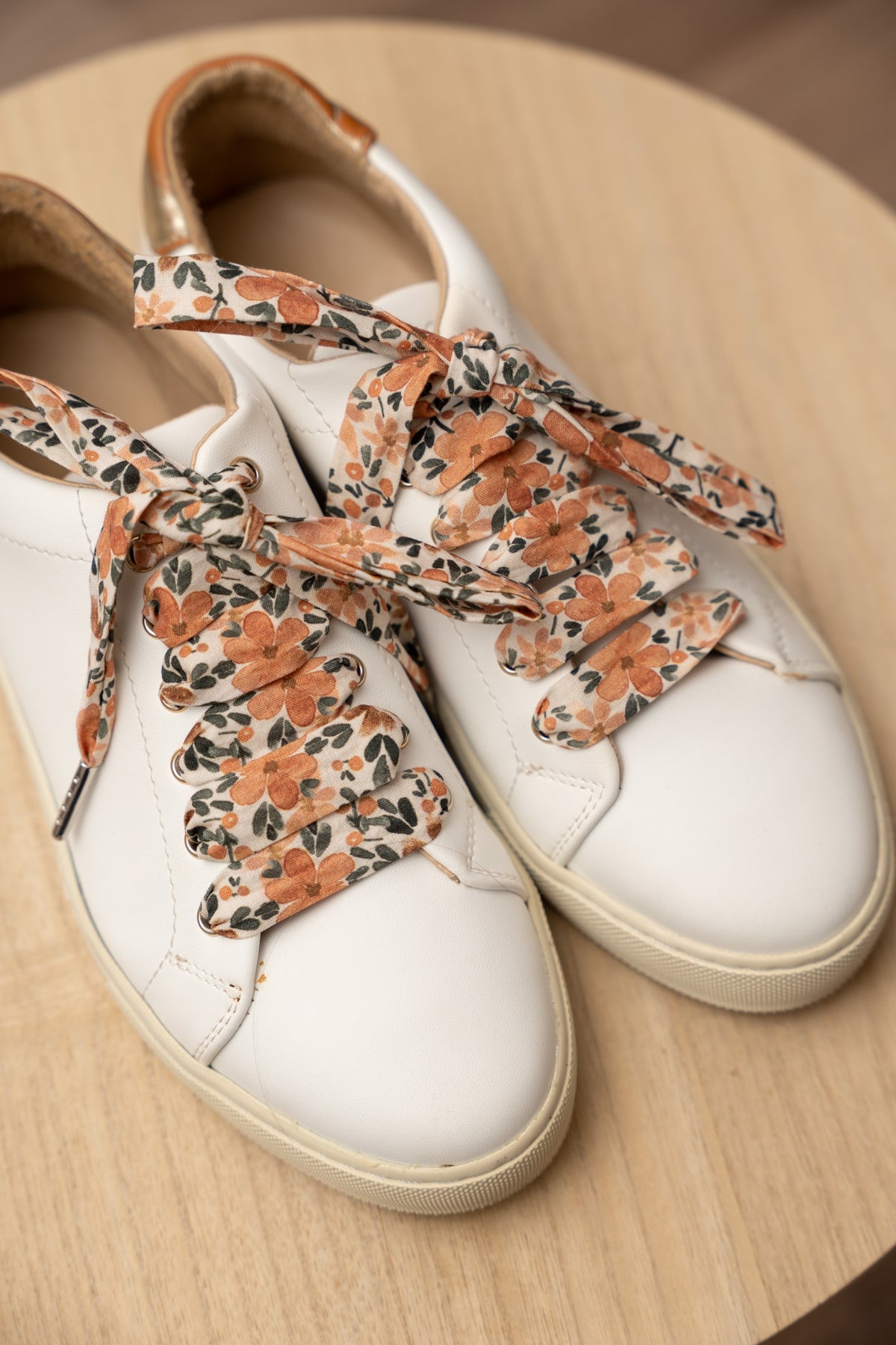 Lacets fleuris oranges - Lacets originaux chaussures | Mon Lacet Français