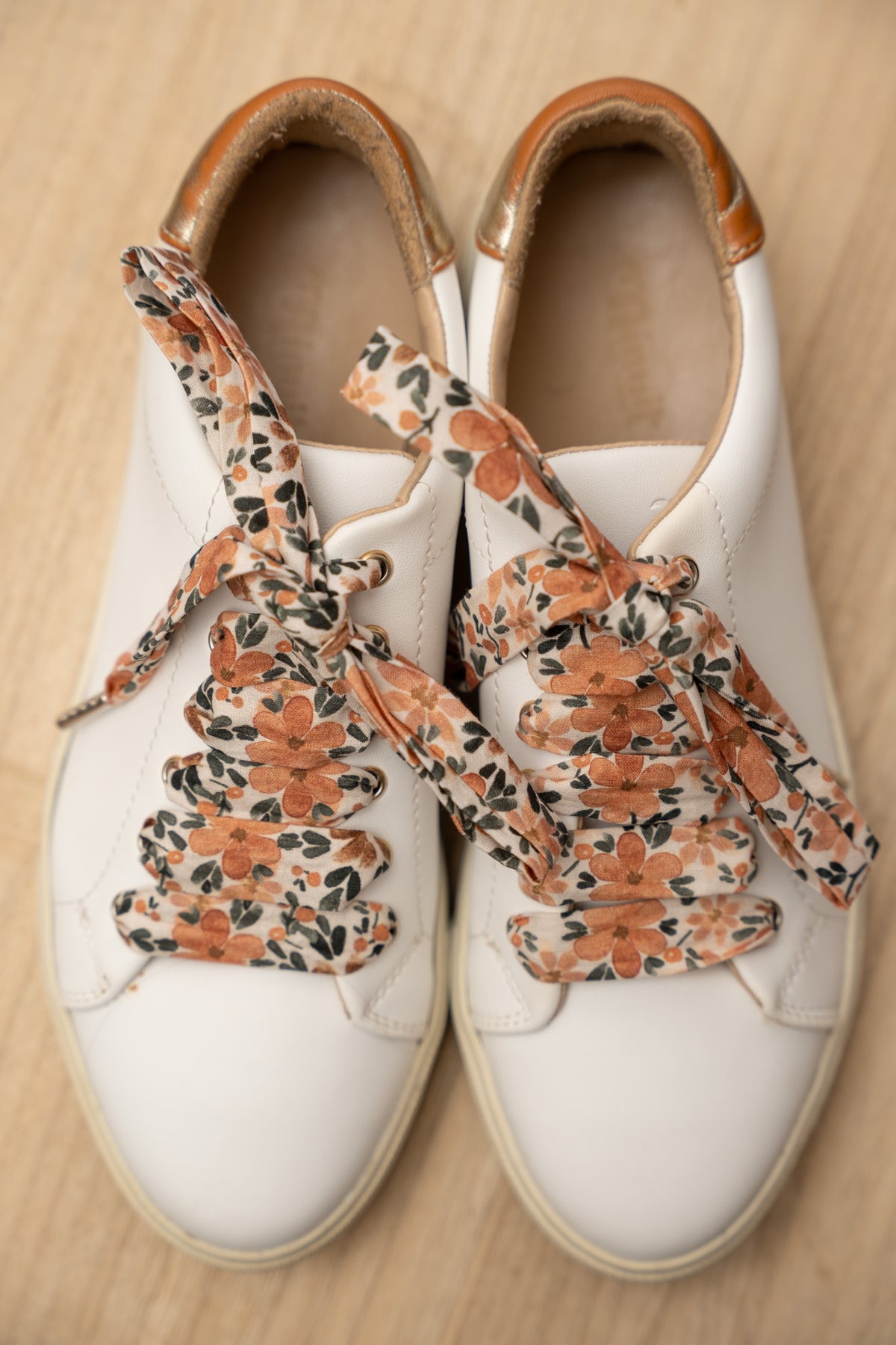 Lacets fleuris oranges - Lacets originaux chaussures | Mon Lacet Français