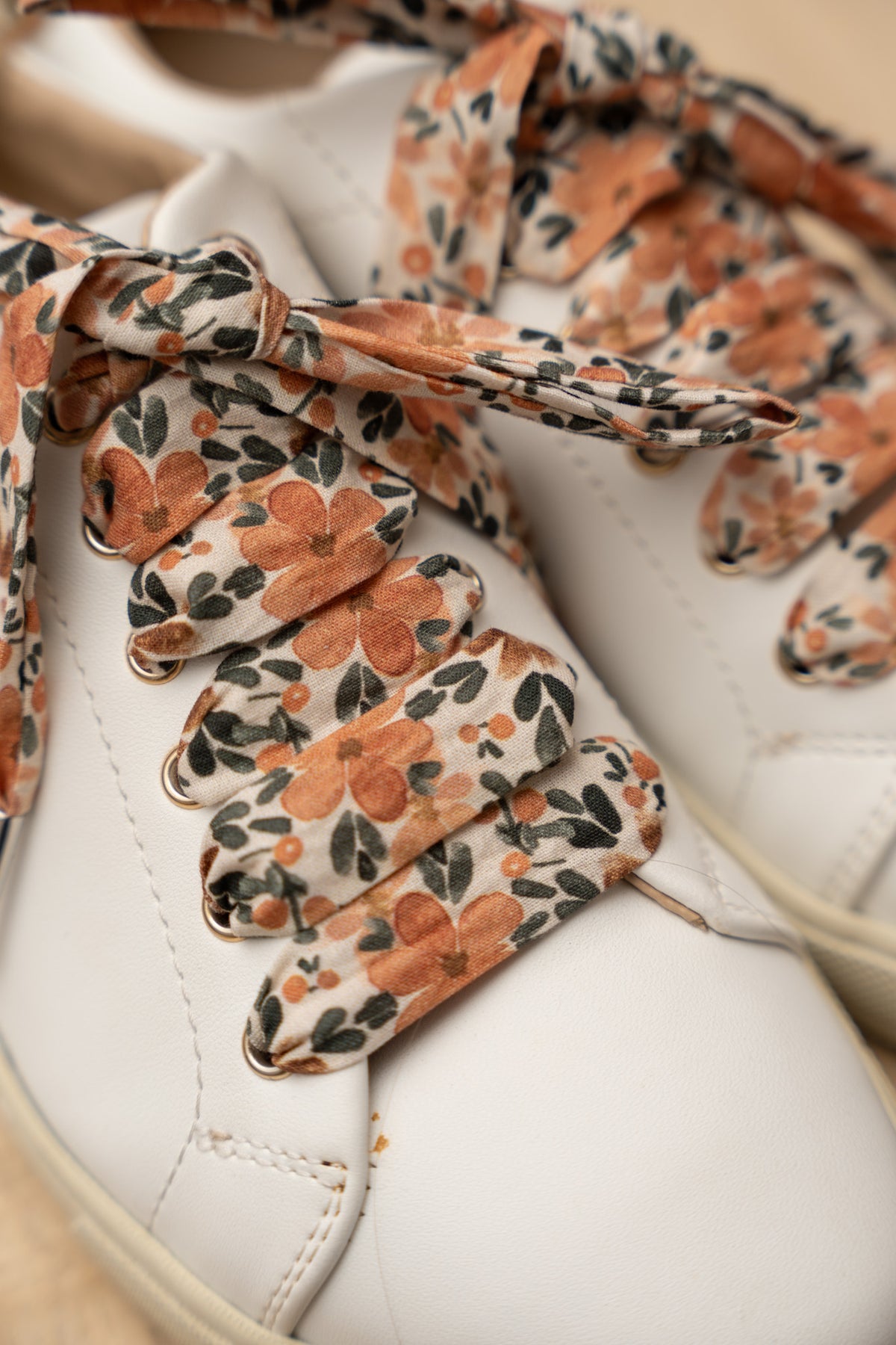 Lacets fleuris oranges - Lacets originaux chaussures | Mon Lacet Français