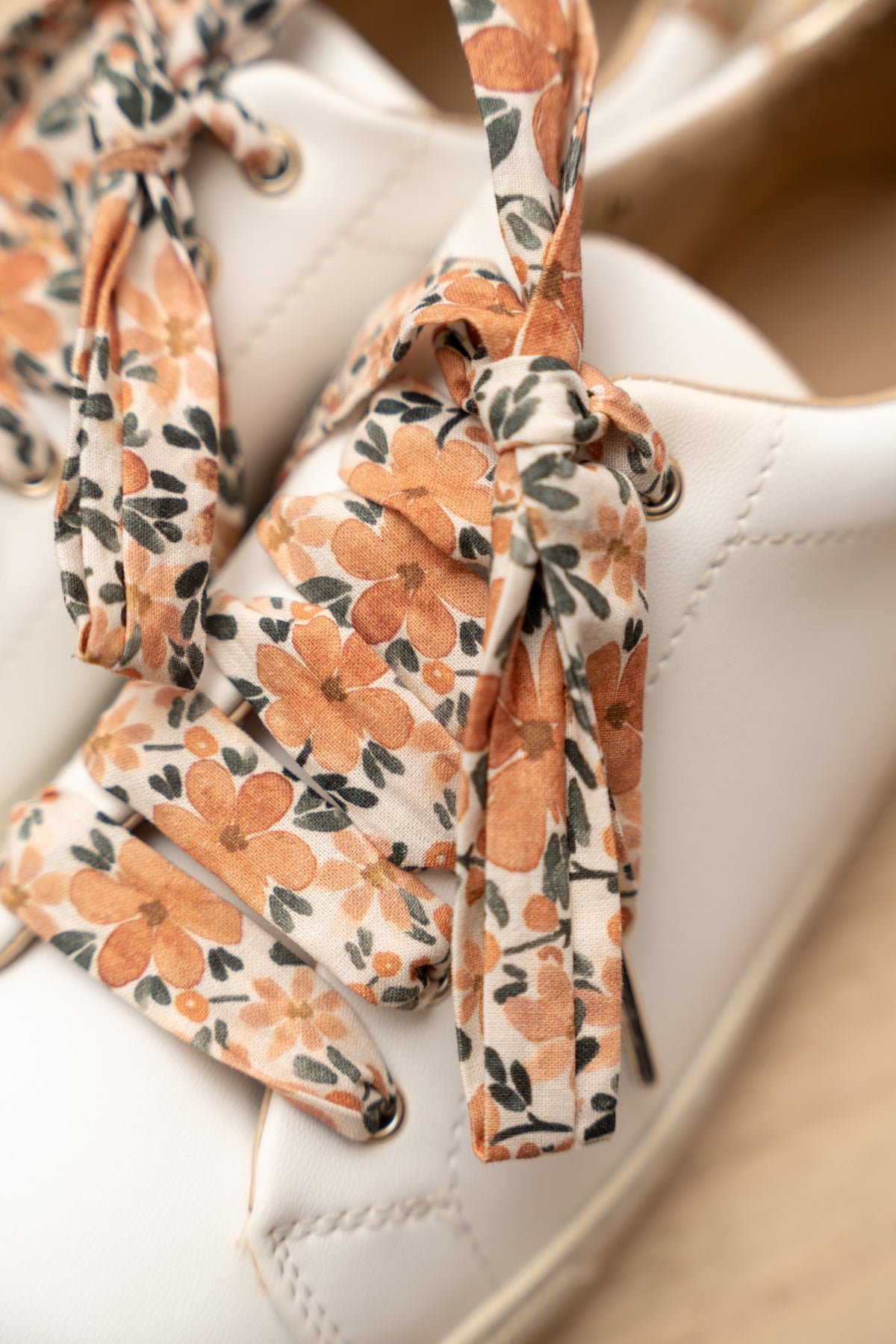Lacets fleuris oranges - Lacets originaux chaussures | Mon Lacet Français