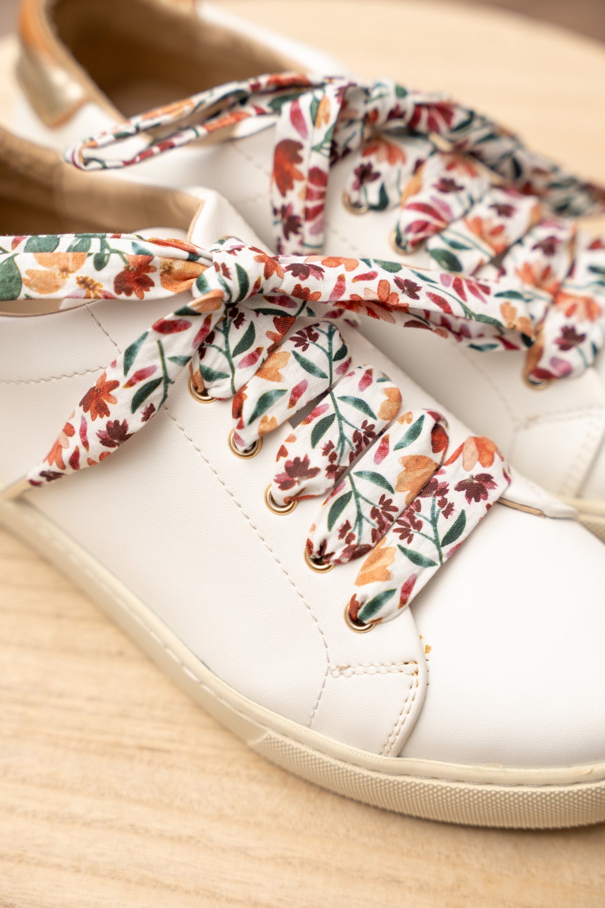 Lacets fleuris bordeaux et vert - Lacets originaux chaussures | Mon Lacet Français