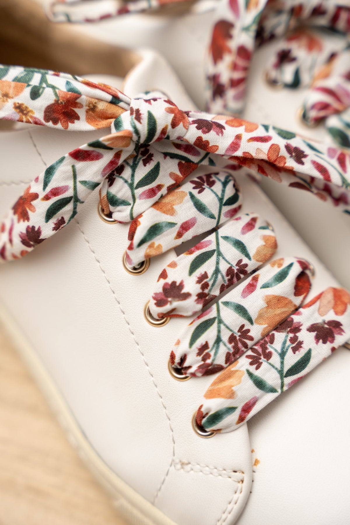 Lacets fleuris bordeaux et vert - Lacets originaux chaussures | Mon Lacet Français