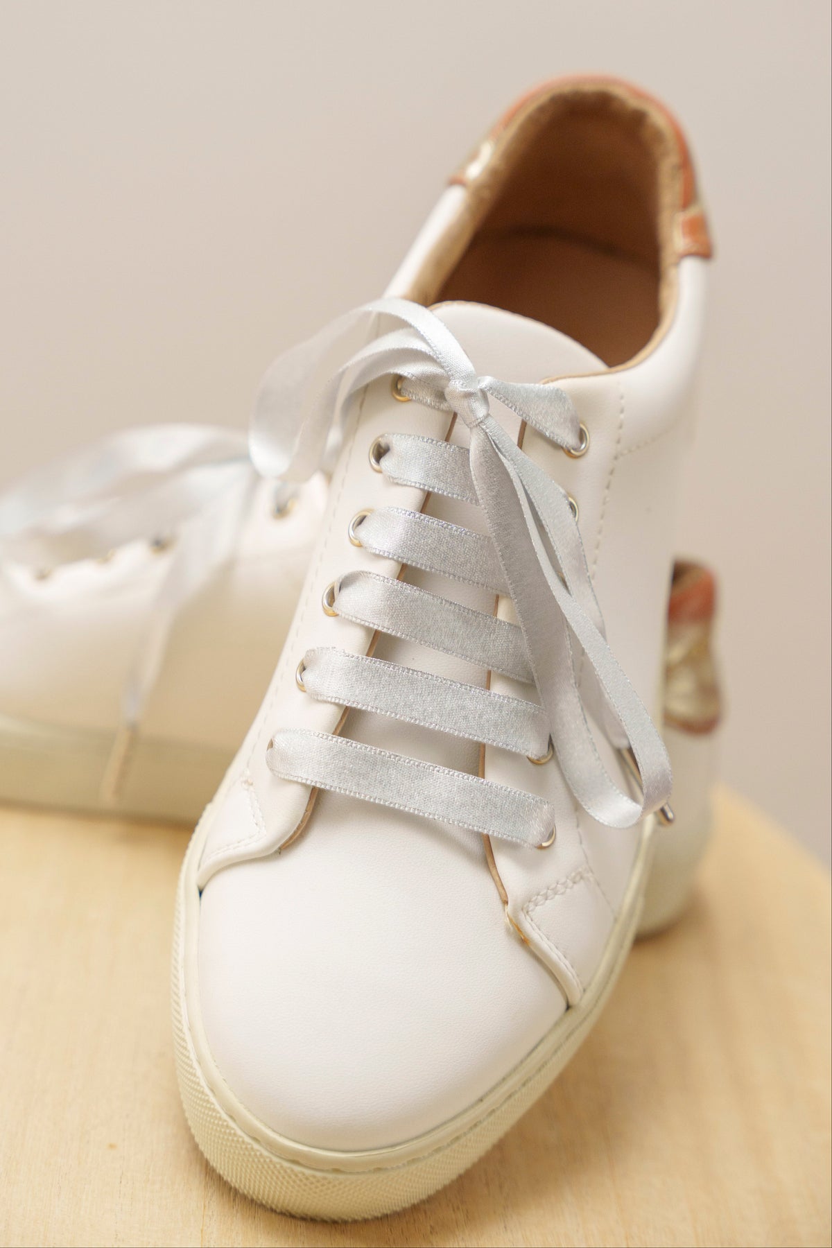 Lacets satin argenté - Lacets originaux chaussures | Mon Lacet Français