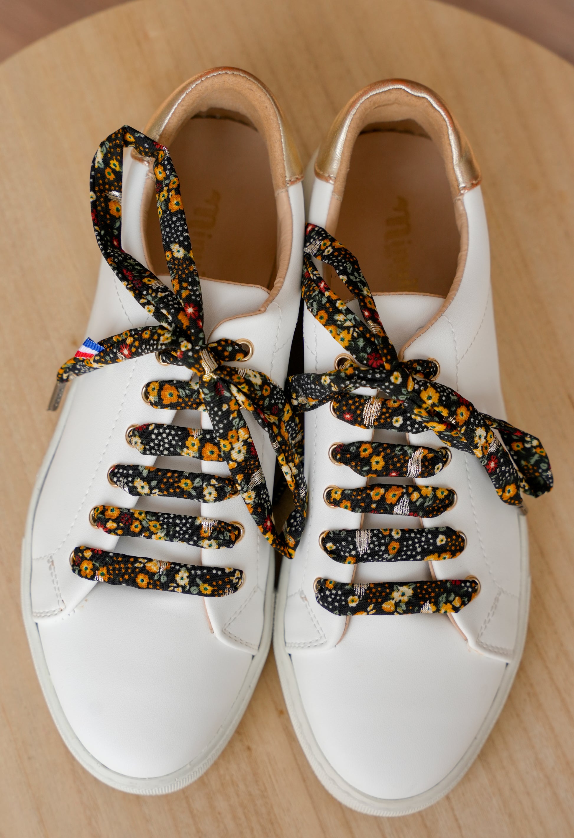Lacets noirs fleuris argentés - Lacets originaux chaussures | Mon Lacet Français