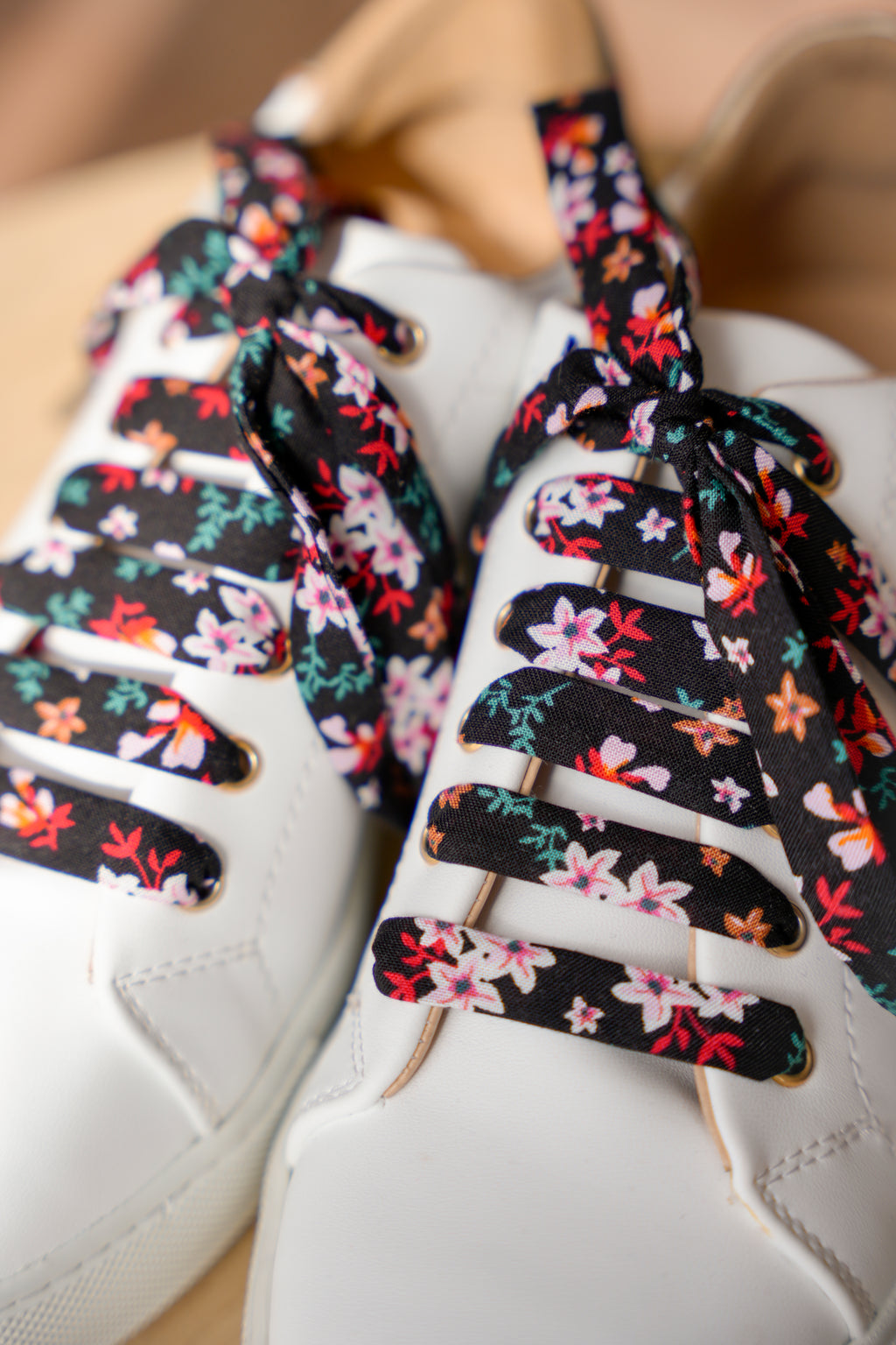 Lacets noirs fleuris - Lacets originaux chaussures | Mon Lacet Français