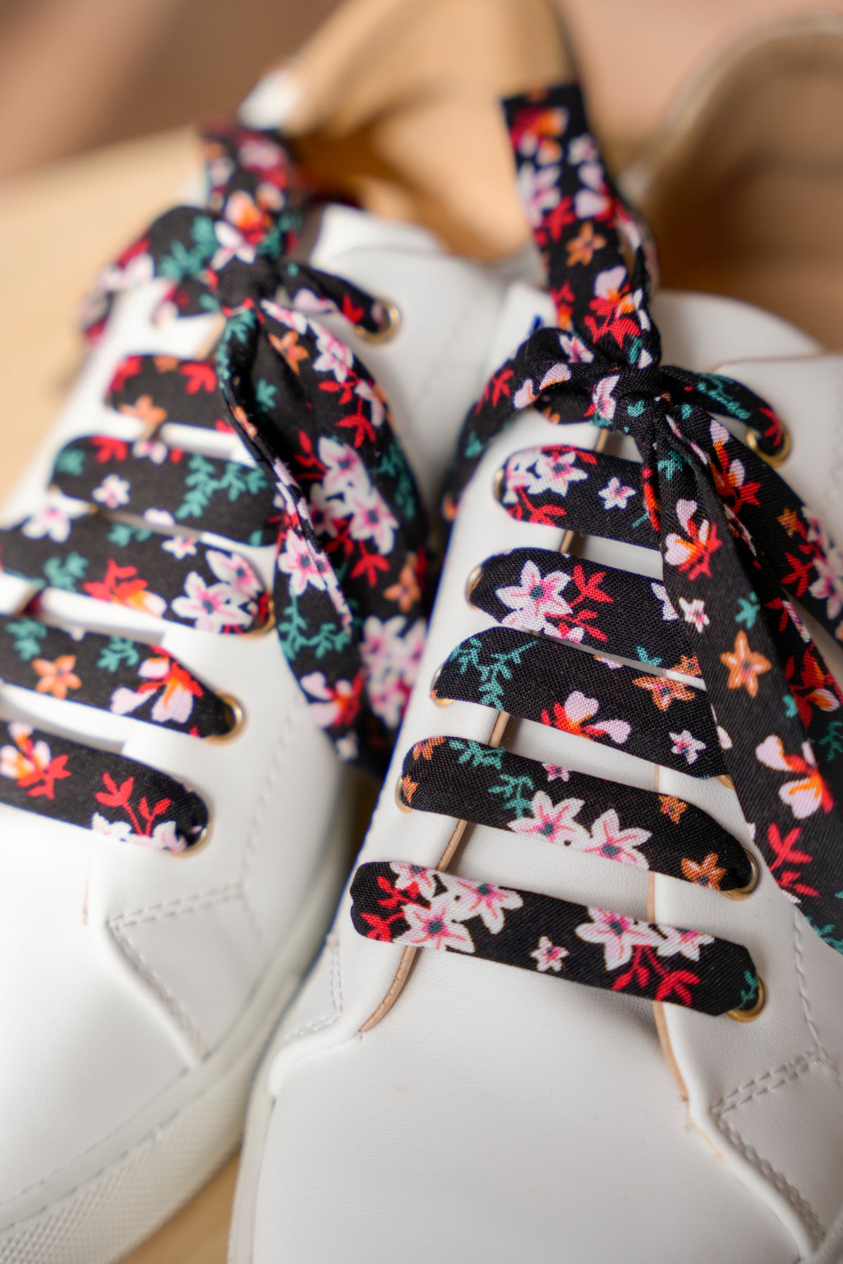 Lacets noirs fleuris - Lacets originaux chaussures | Mon Lacet Français
