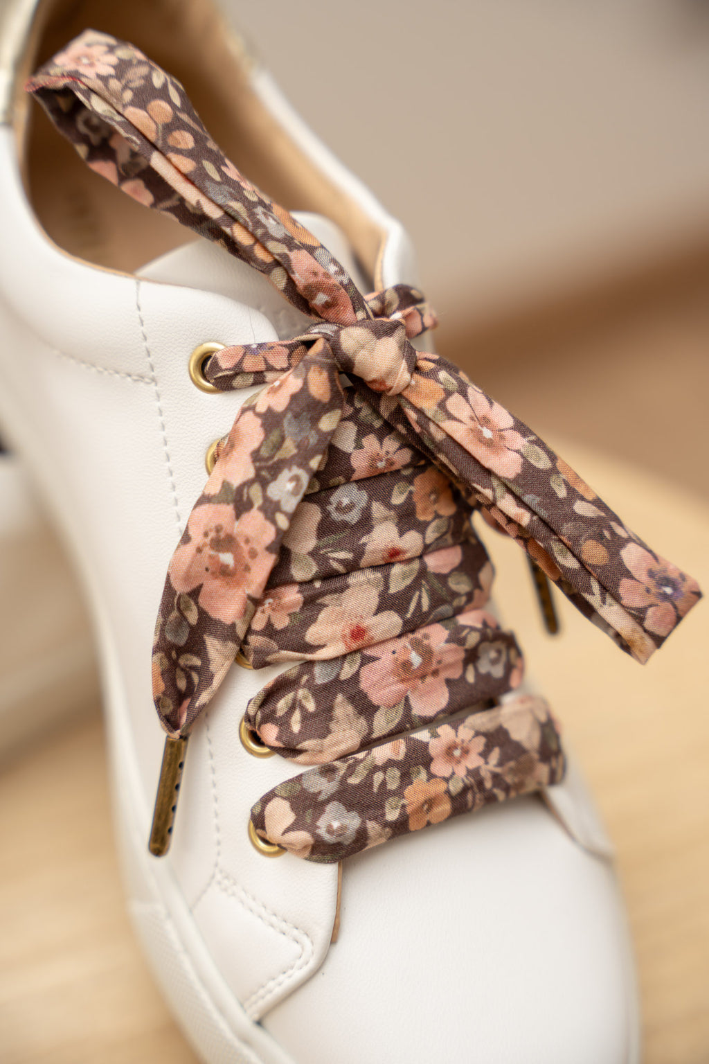 Lacets fleuris noisette - Lacets originaux chaussures | Mon Lacet Français