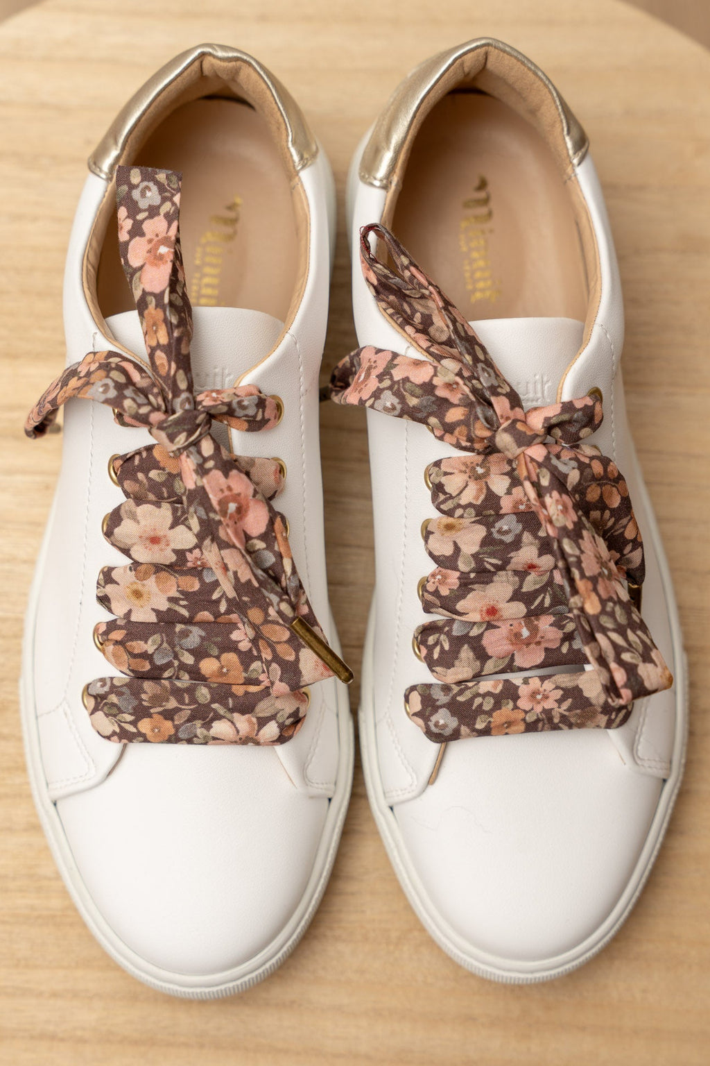 Lacets fleuris noisette - Lacets originaux chaussures | Mon Lacet Français