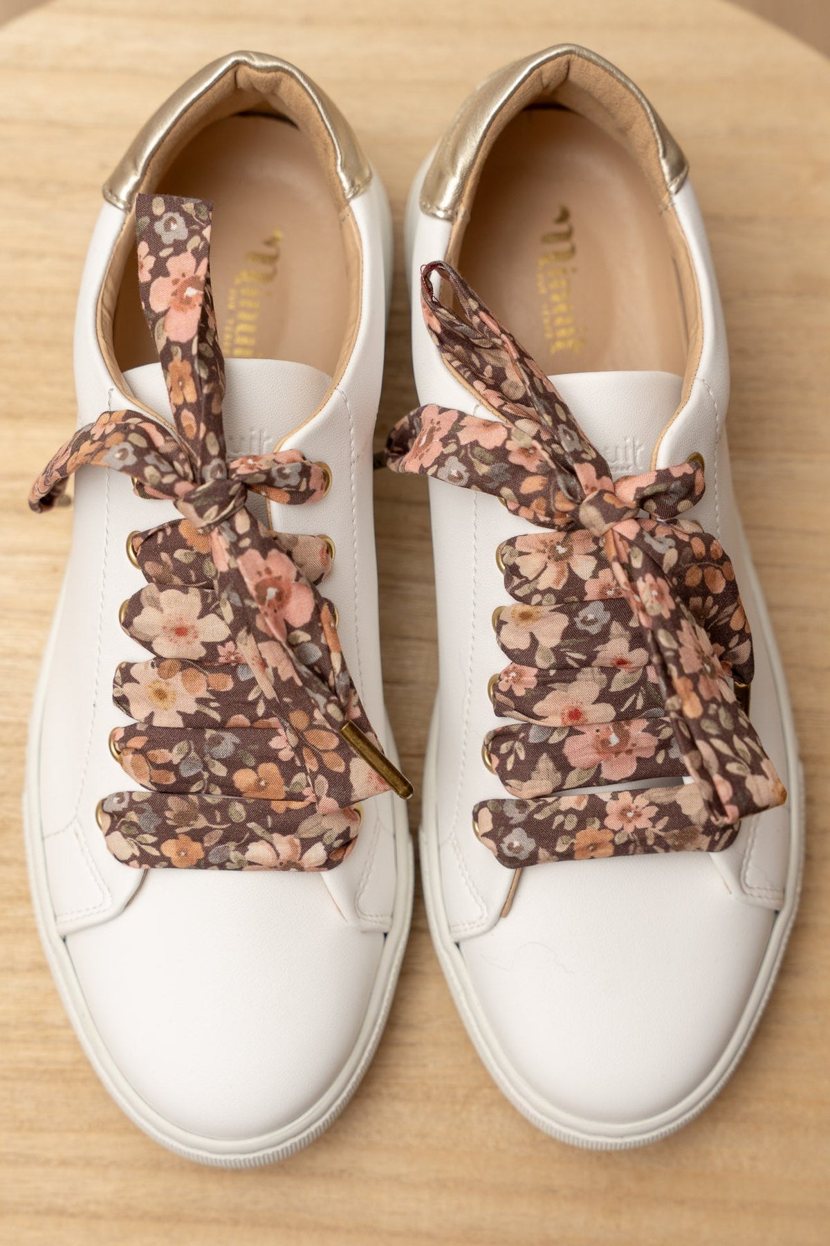 Lacets fleuris noisette - Lacets originaux chaussures | Mon Lacet Français
