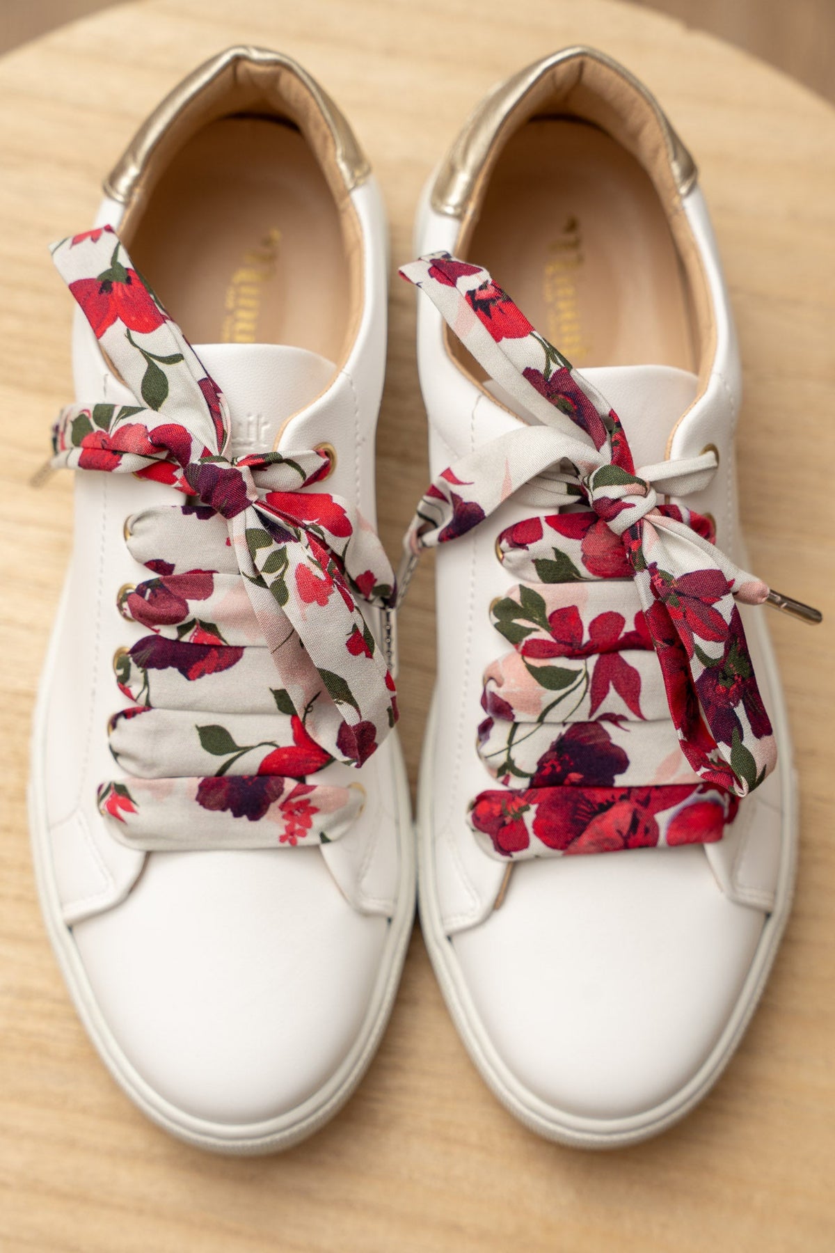 Lacets fleuris grenat - Lacets originaux chaussures | Mon Lacet Français