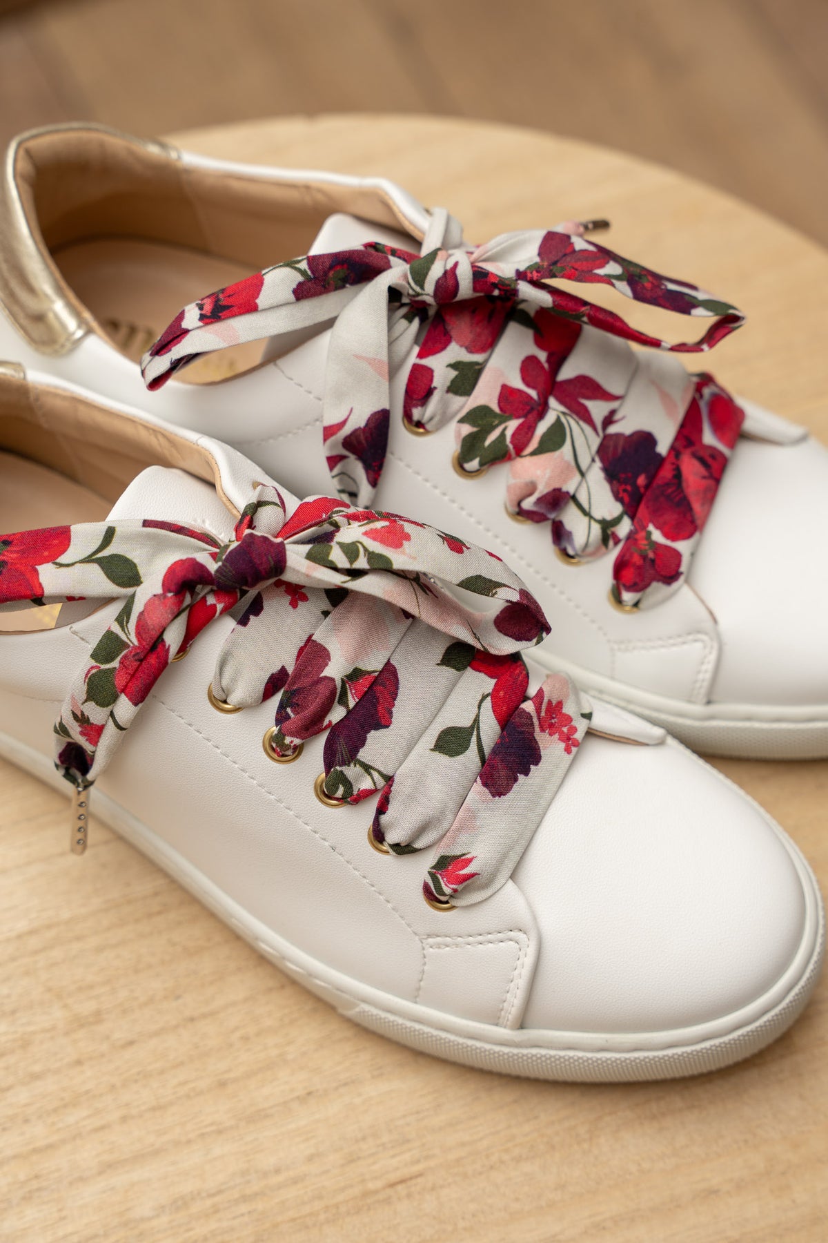 Lacets fleuris grenat - Lacets originaux chaussures | Mon Lacet Français
