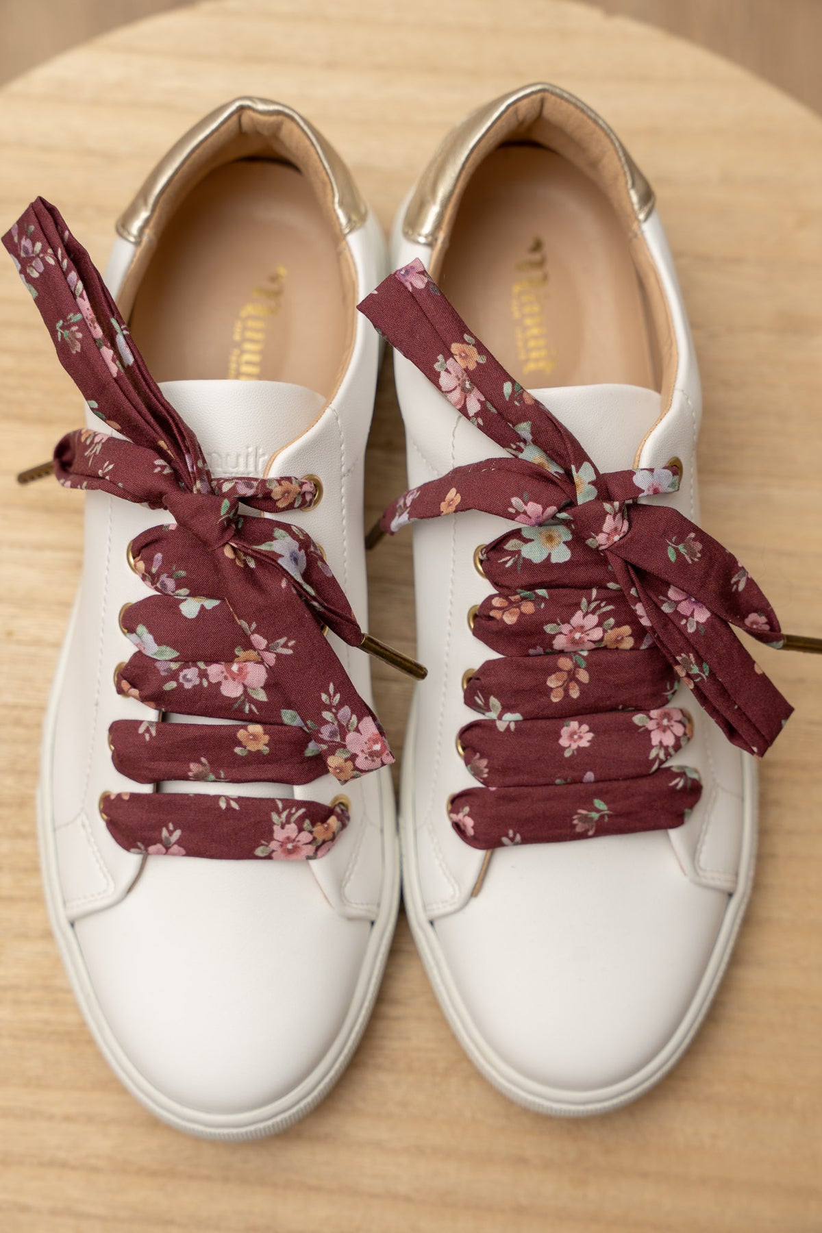 Lacets fleuris cassis - Lacets originaux chaussures | Mon Lacet Français