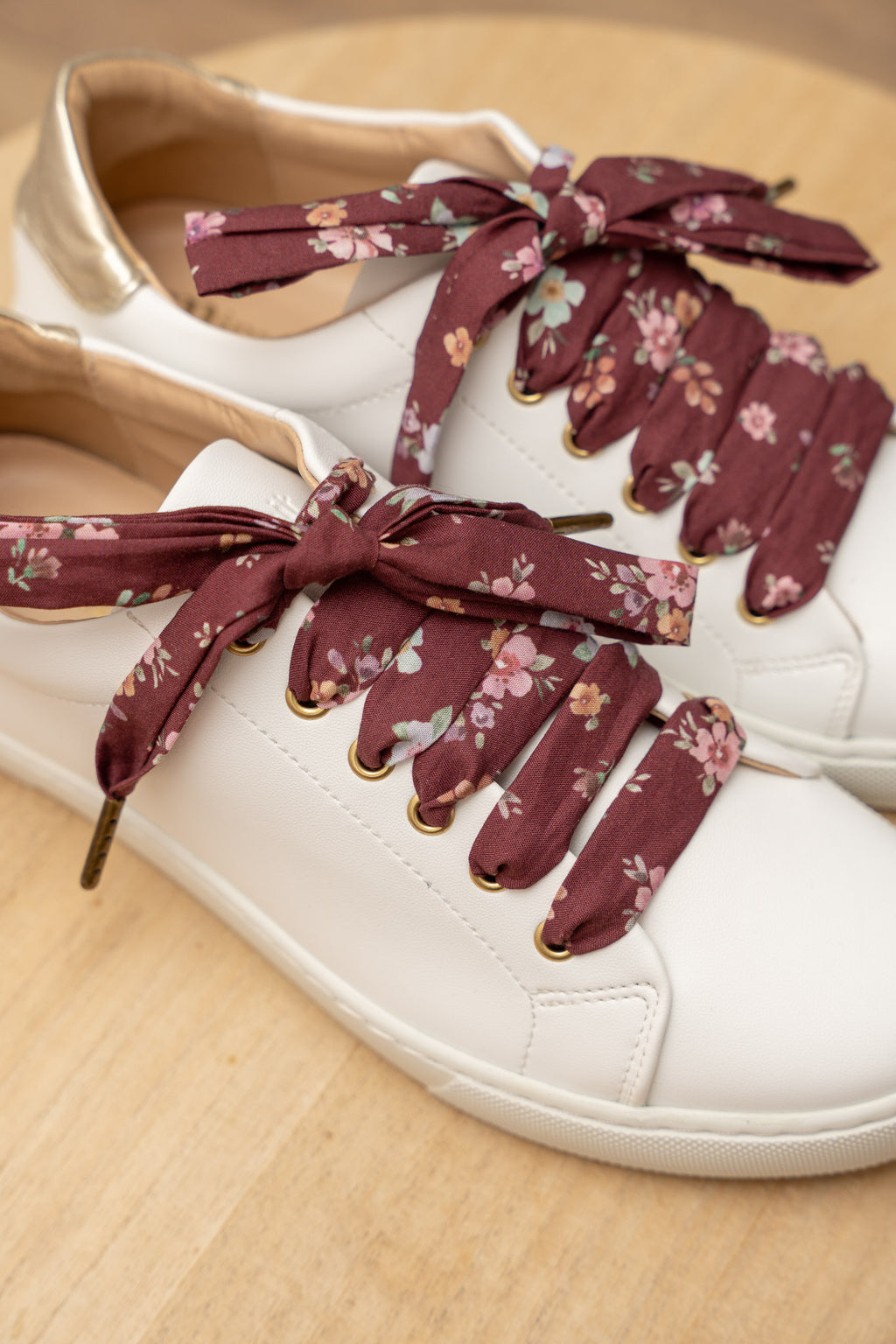Lacets fleuris cassis - Lacets originaux chaussures | Mon Lacet Français