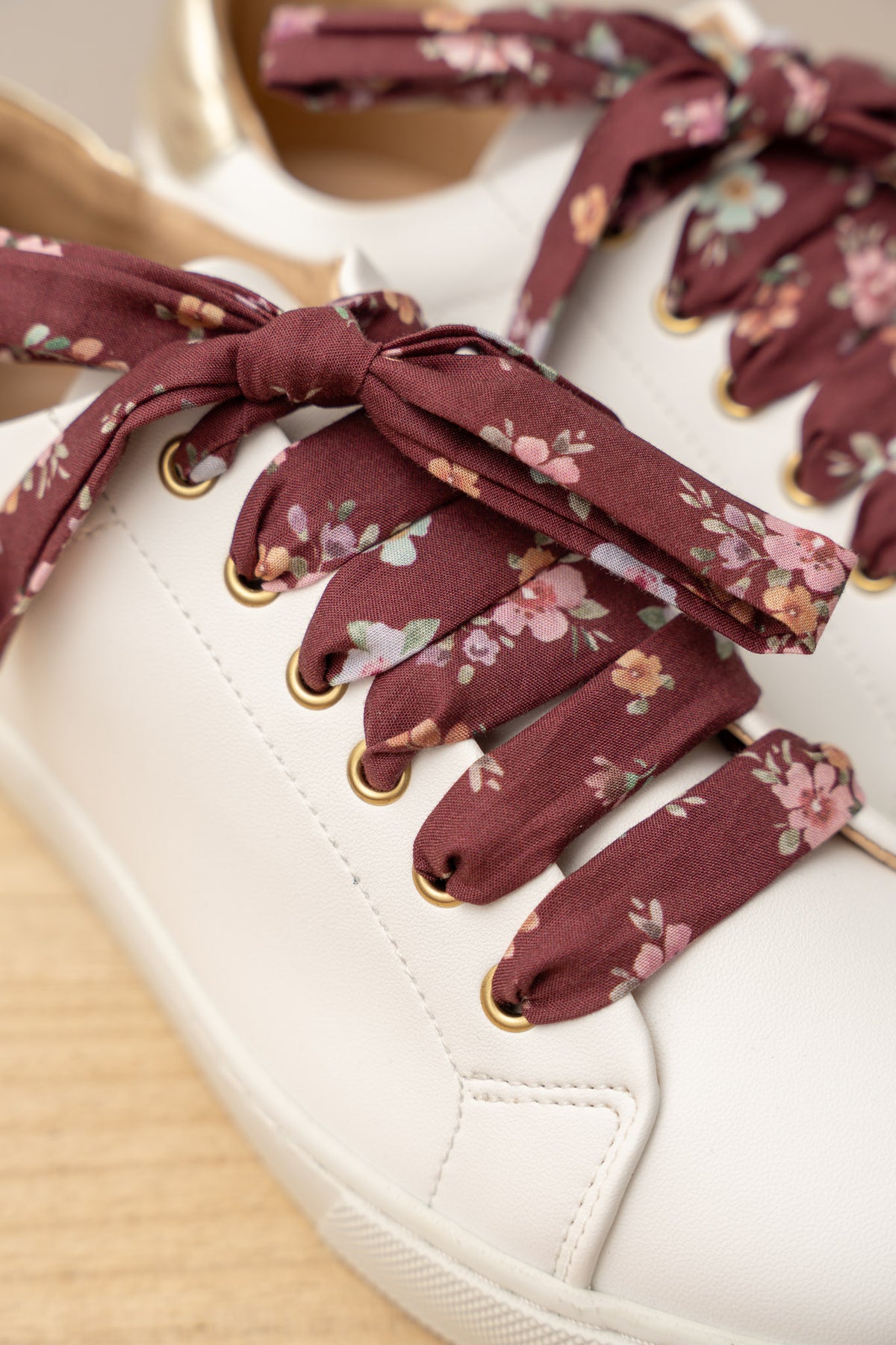 Lacets fleuris cassis - Lacets originaux chaussures | Mon Lacet Français