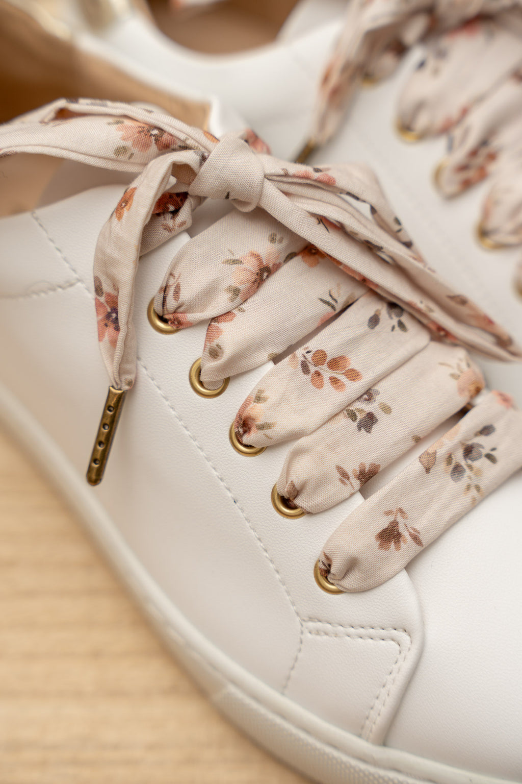 Lacets fleuris écrus - Lacets originaux chaussures | Mon Lacet Français