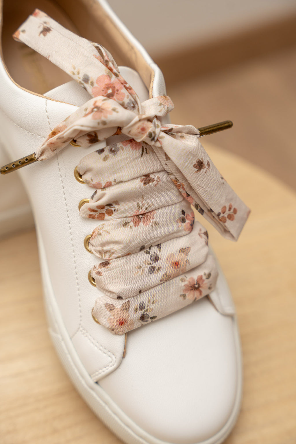 Lacets fleuris écrus - Lacets originaux chaussures | Mon Lacet Français