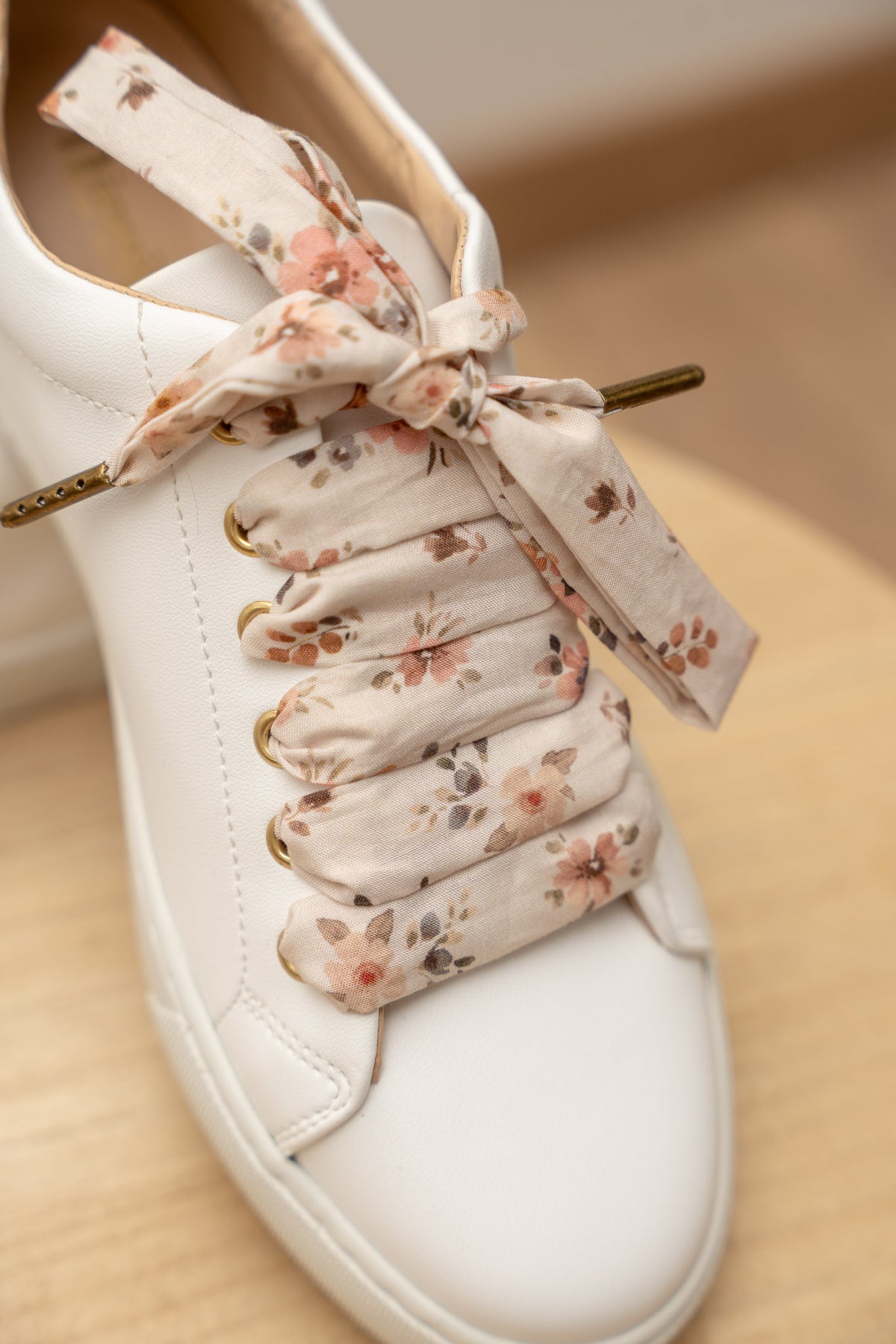 Lacets fleuris écrus - Lacets originaux chaussures | Mon Lacet Français
