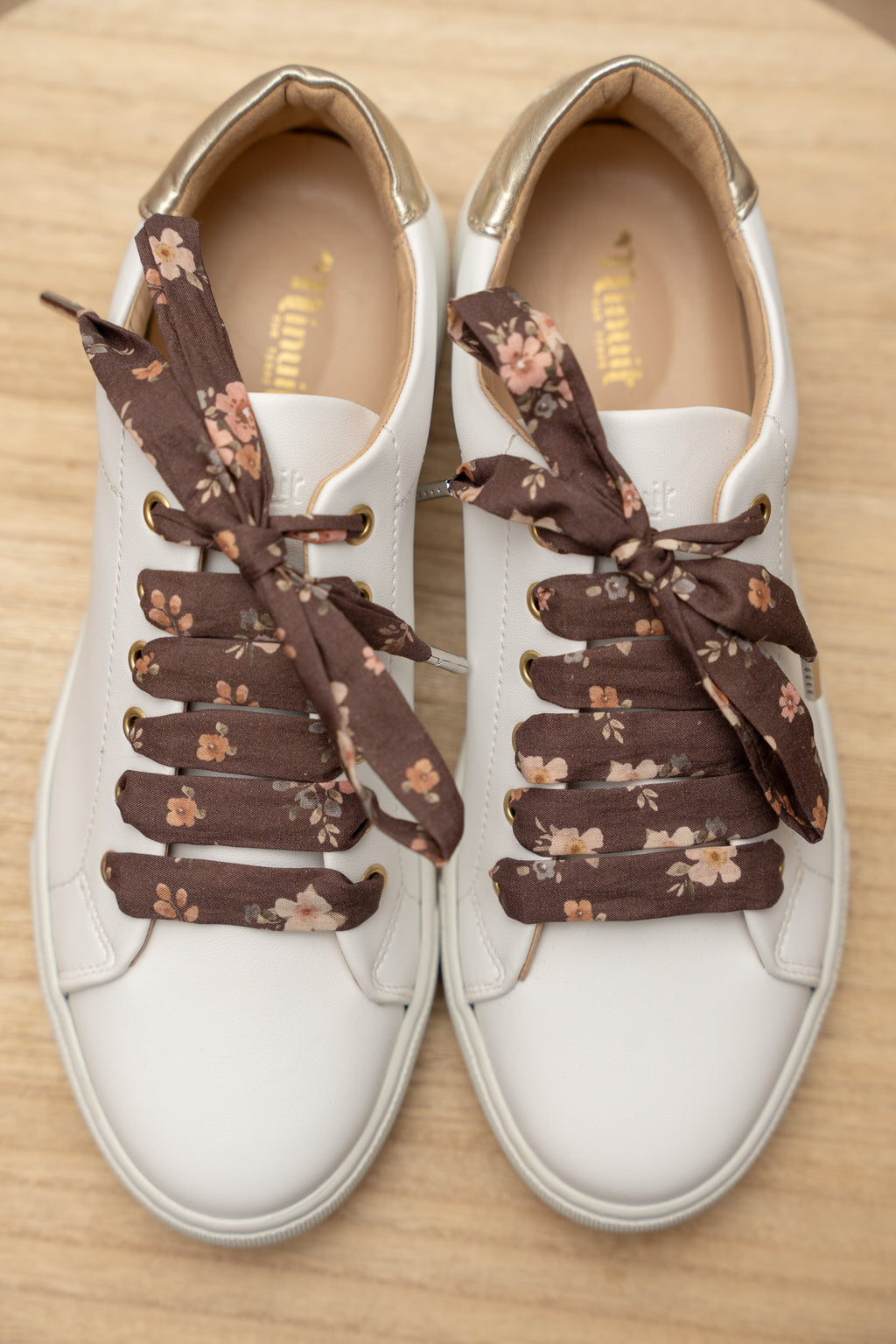 Lacets fleuris chocolat - Lacets originaux chaussures | Mon Lacet Français