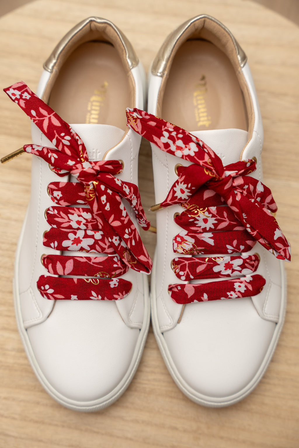 Lacets fleuris rouge et doré - Lacets originaux chaussures | Mon Lacet Français