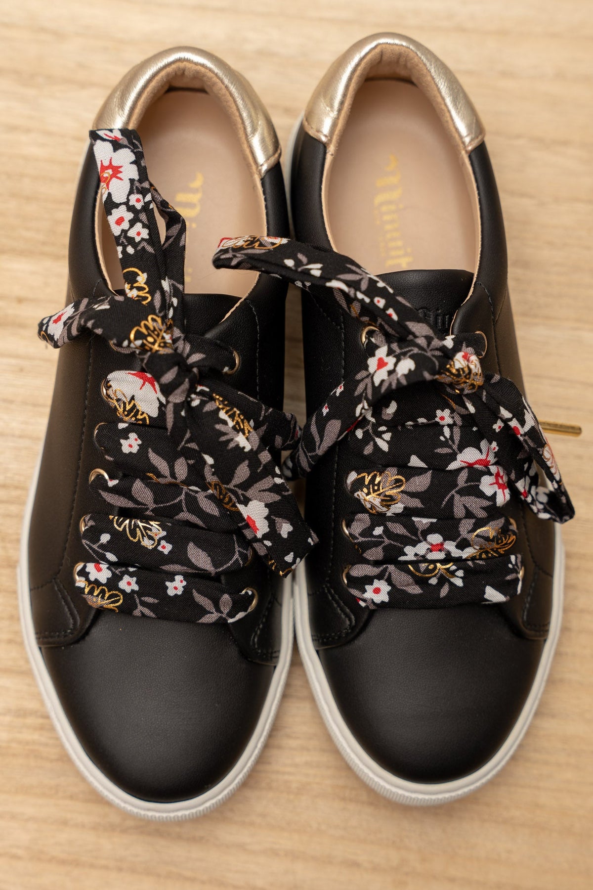 Lacets fleuris noir et doré - Lacets originaux chaussures | Mon Lacet Français