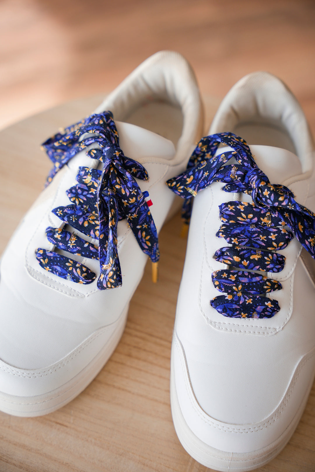 Lacets bleus et jaunes plumetis dorés  - Lacets originaux chaussures | Mon Lacet Français