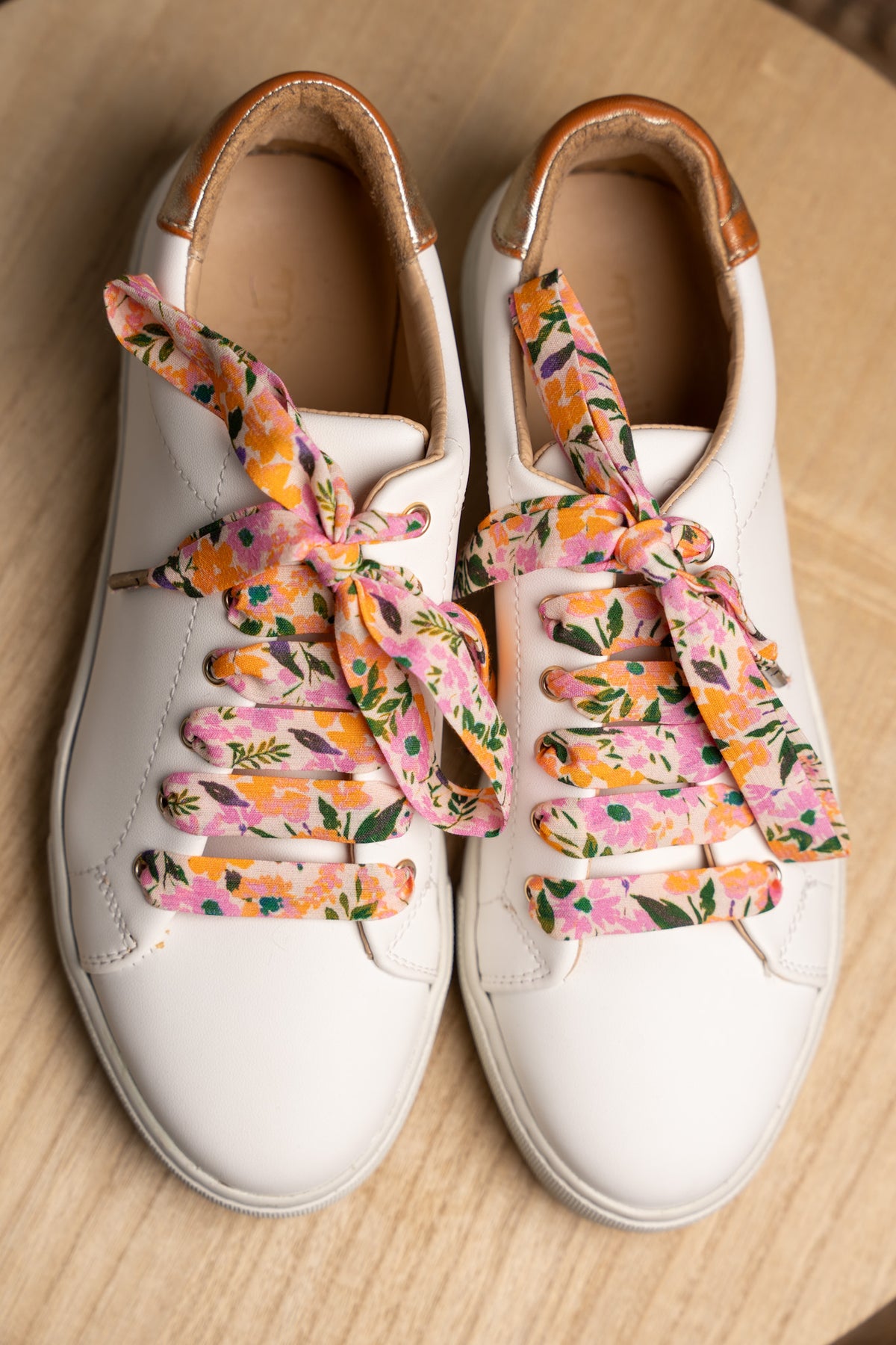 Lacets fleuris oranges et roses - Lacets originaux chaussures | Mon Lacet Français